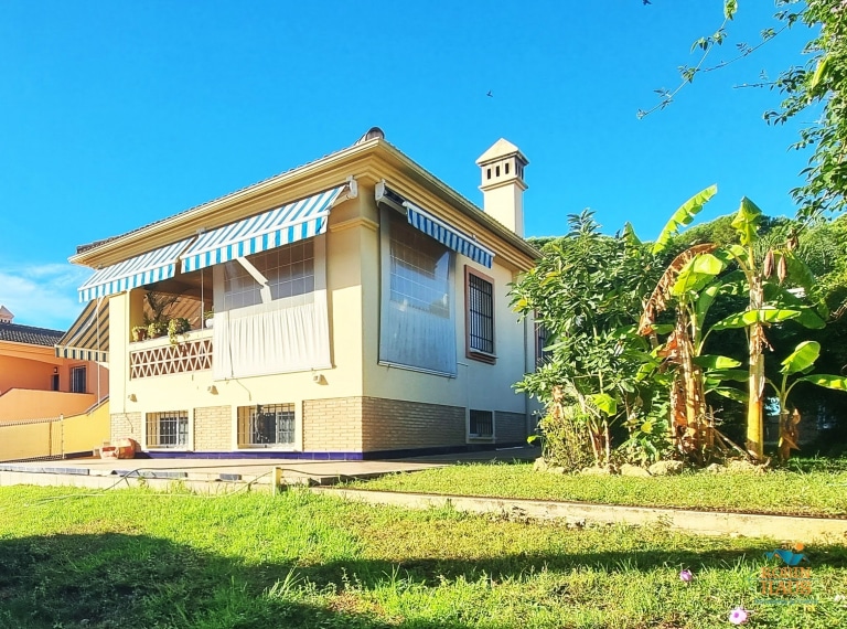 🌴 ¡Dos casas en una! Paraíso privado en El Portil